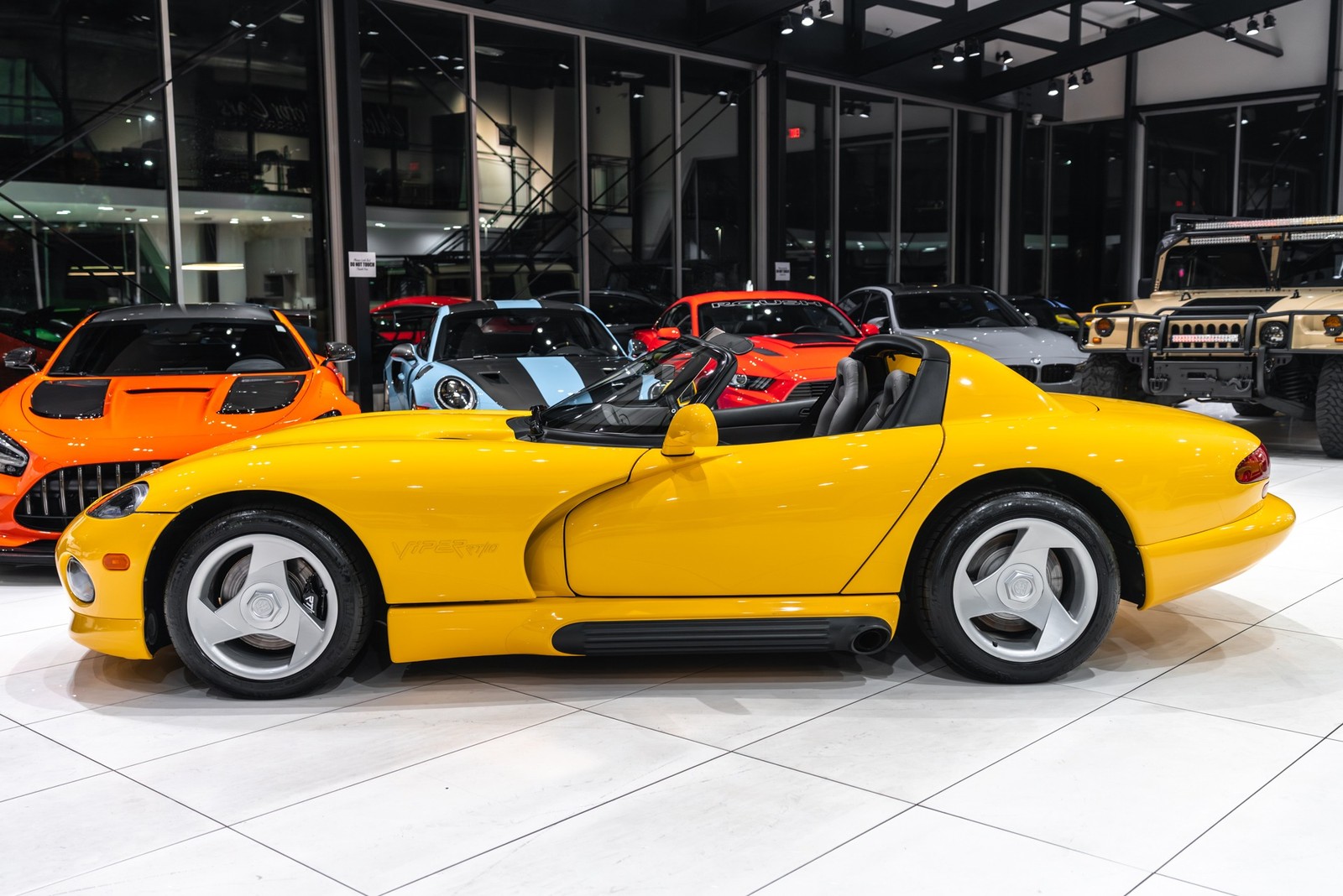Dodge-Viper-1995-Convertible-30