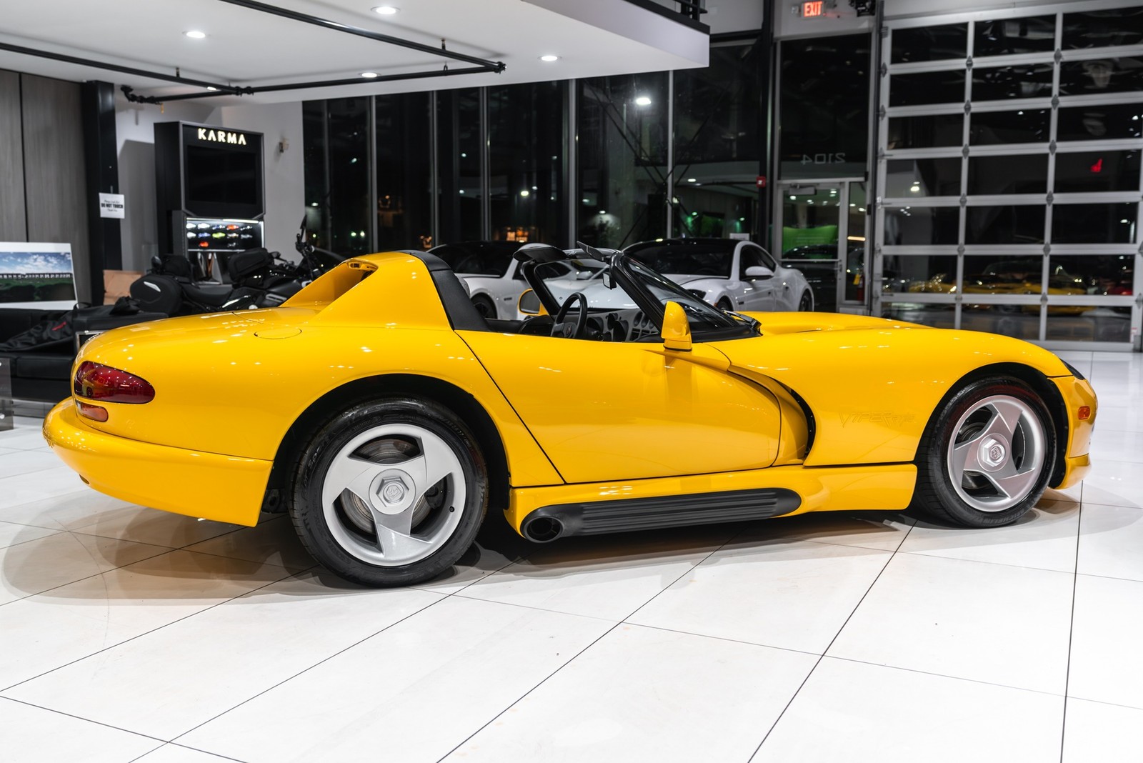 Dodge-Viper-1995-Convertible-39