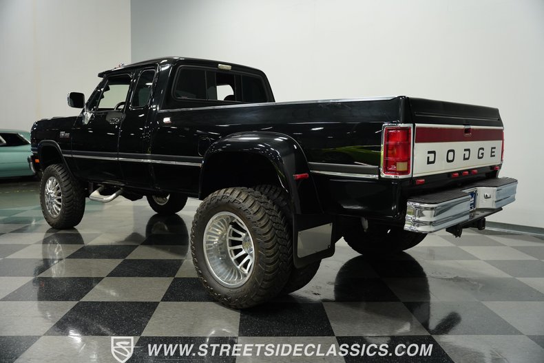 Dodge-W350-1993-Black-Red-13