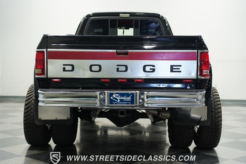 Dodge-W350-1993-Black-Red-14