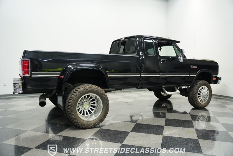 Dodge-W350-1993-Black-Red-15