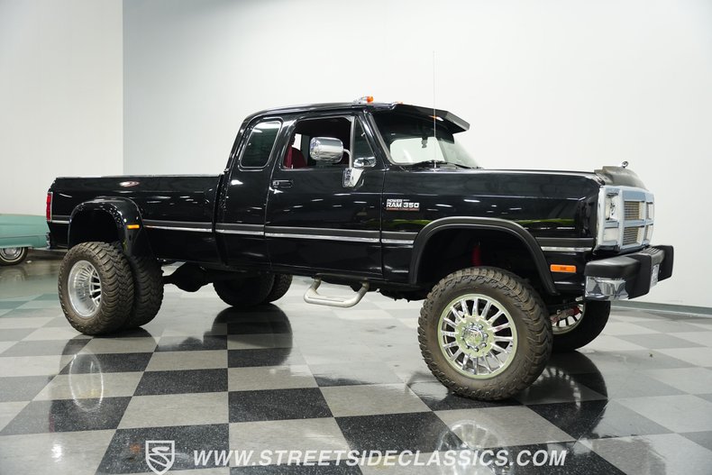 Dodge-W350-1993-Black-Red-17