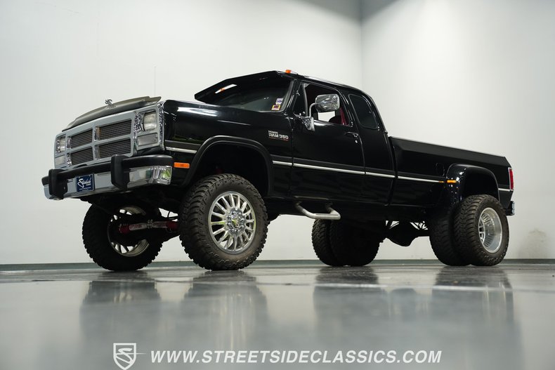 Dodge-W350-1993-Black-Red-21