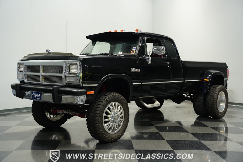 Dodge-W350-1993-Black-Red-24