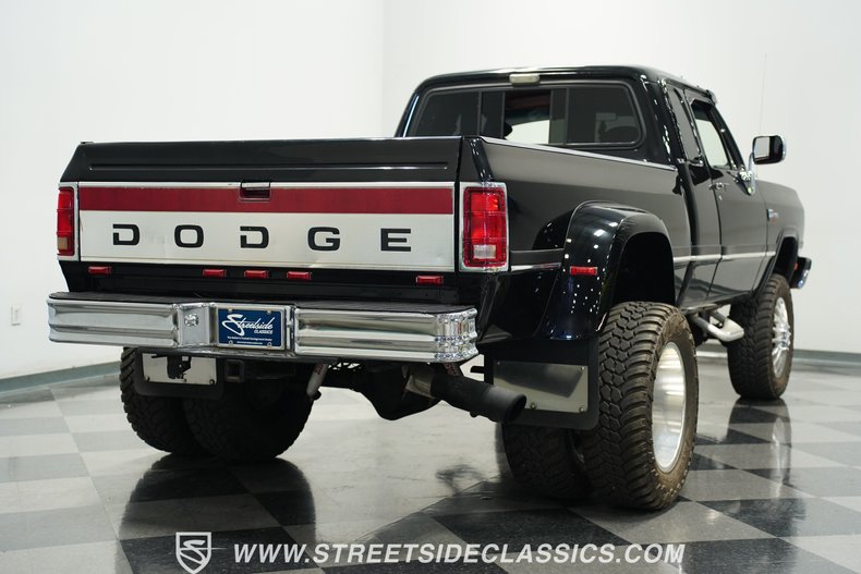 Dodge-W350-1993-Black-Red-25