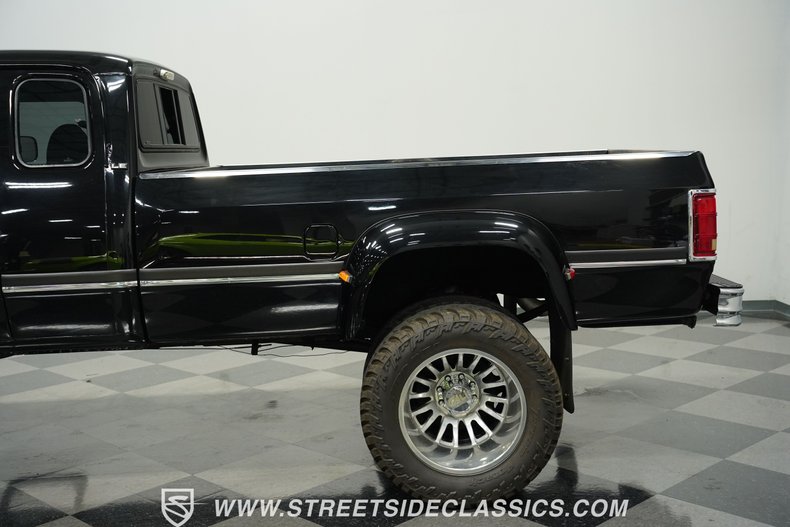 Dodge-W350-1993-Black-Red-28