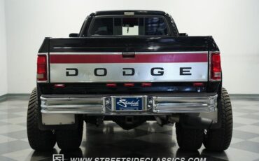 Dodge-W350-1993-Black-Red-29