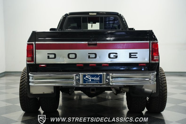 Dodge-W350-1993-Black-Red-29