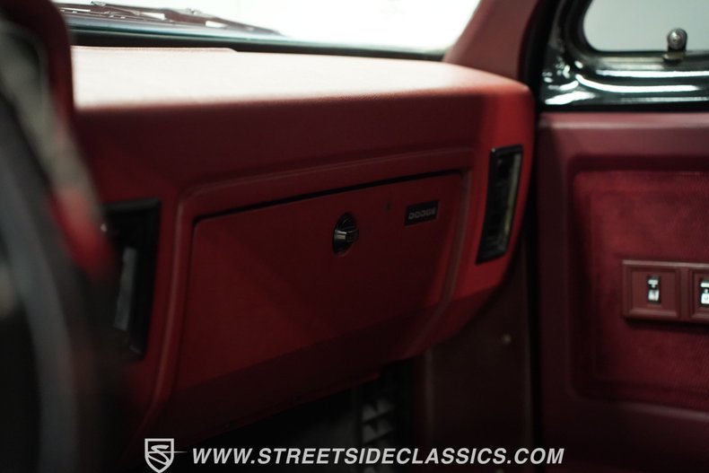 Dodge-W350-1993-Black-Red-3