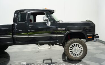 Dodge-W350-1993-Black-Red-34