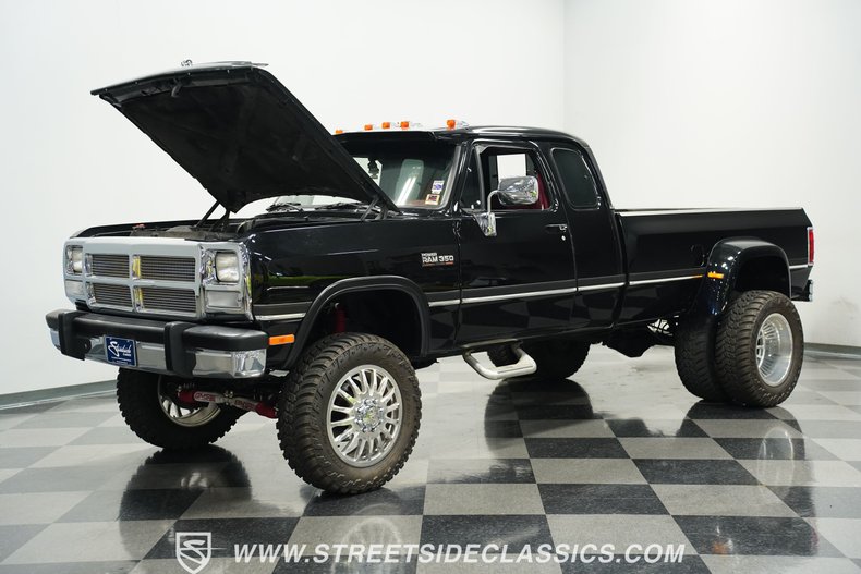 Dodge-W350-1993-Black-Red-35