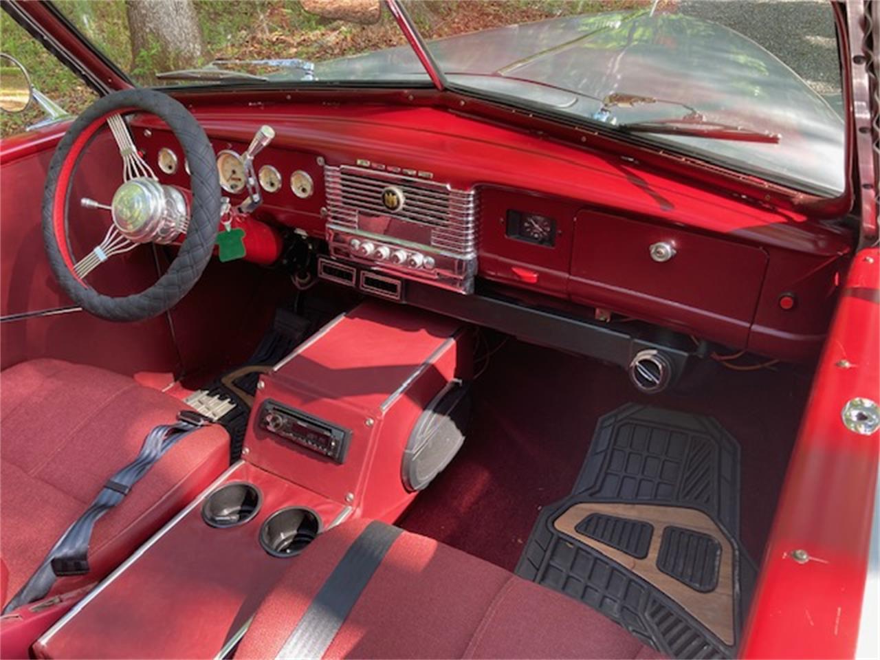 Dodge-Wayfarer-1949-silver-red-14