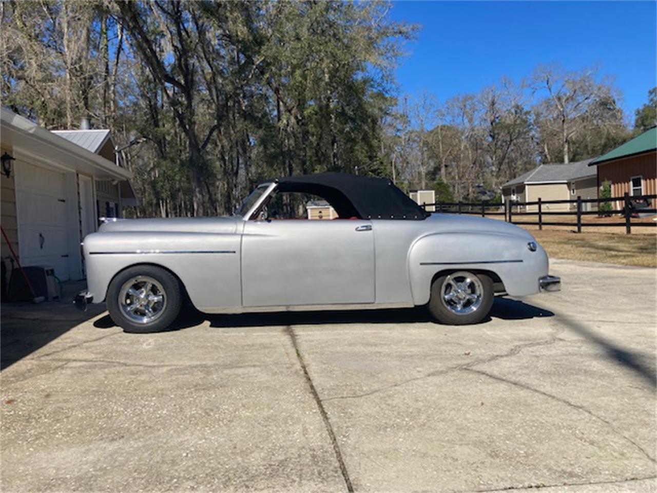 Dodge-Wayfarer-1949-silver-red-4