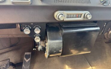 Dodge-a100-1968-custom-11