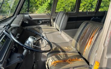 Dodge-a100-1968-custom-15