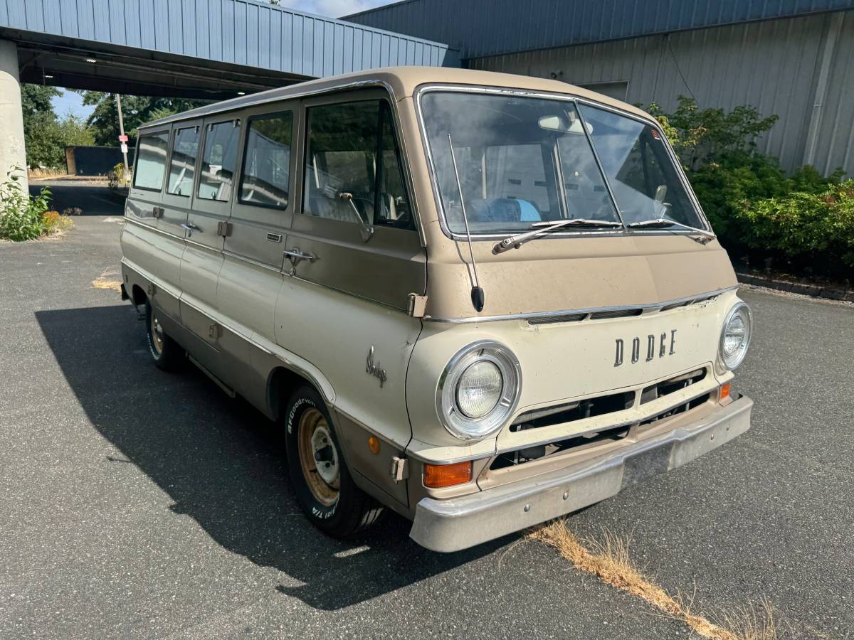 Dodge-a100-1968-custom-20