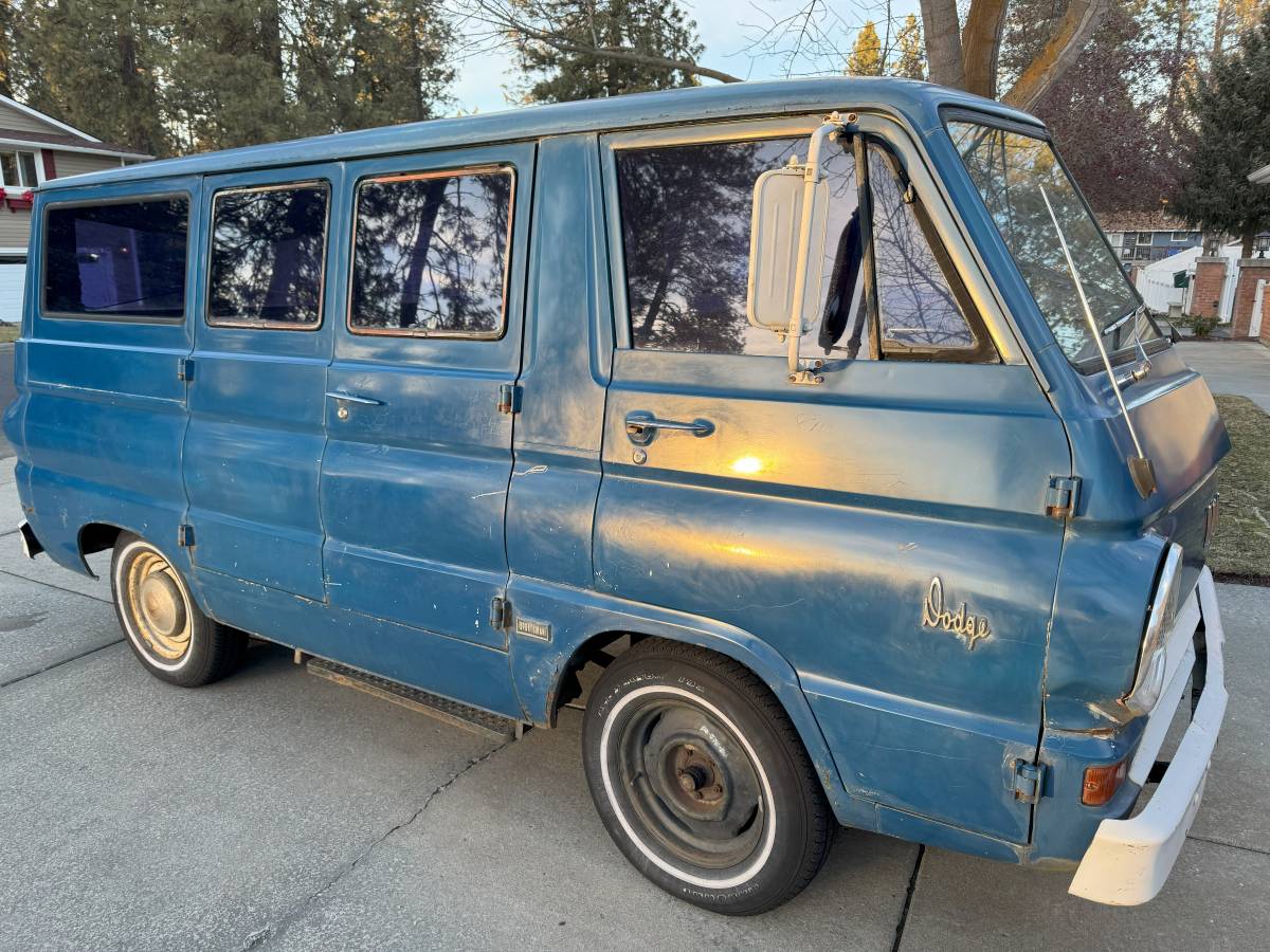 Dodge-a100-van-1966-blue-15
