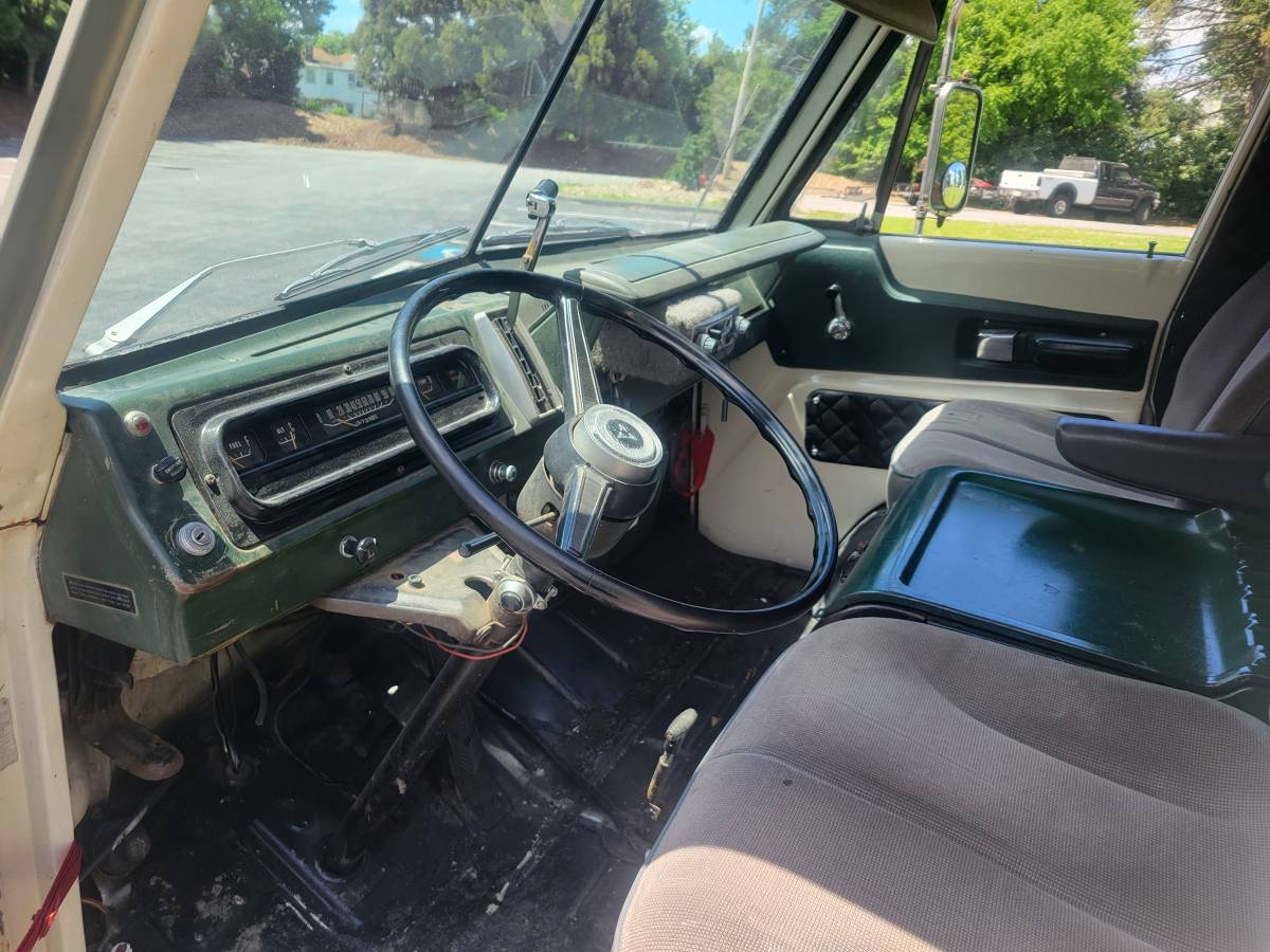 Dodge-a108-van-1967-6