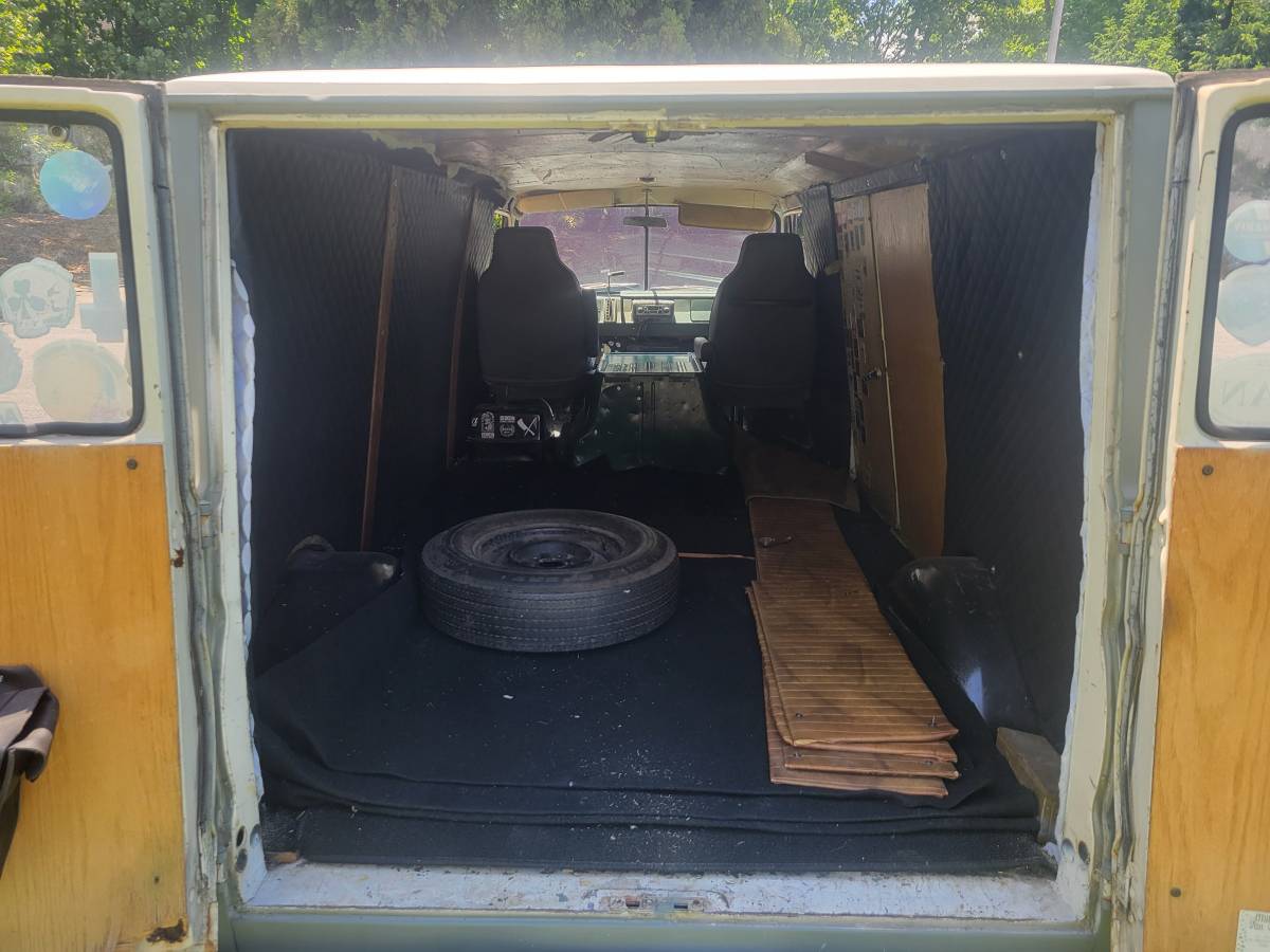 Dodge-a108-van-1967-7