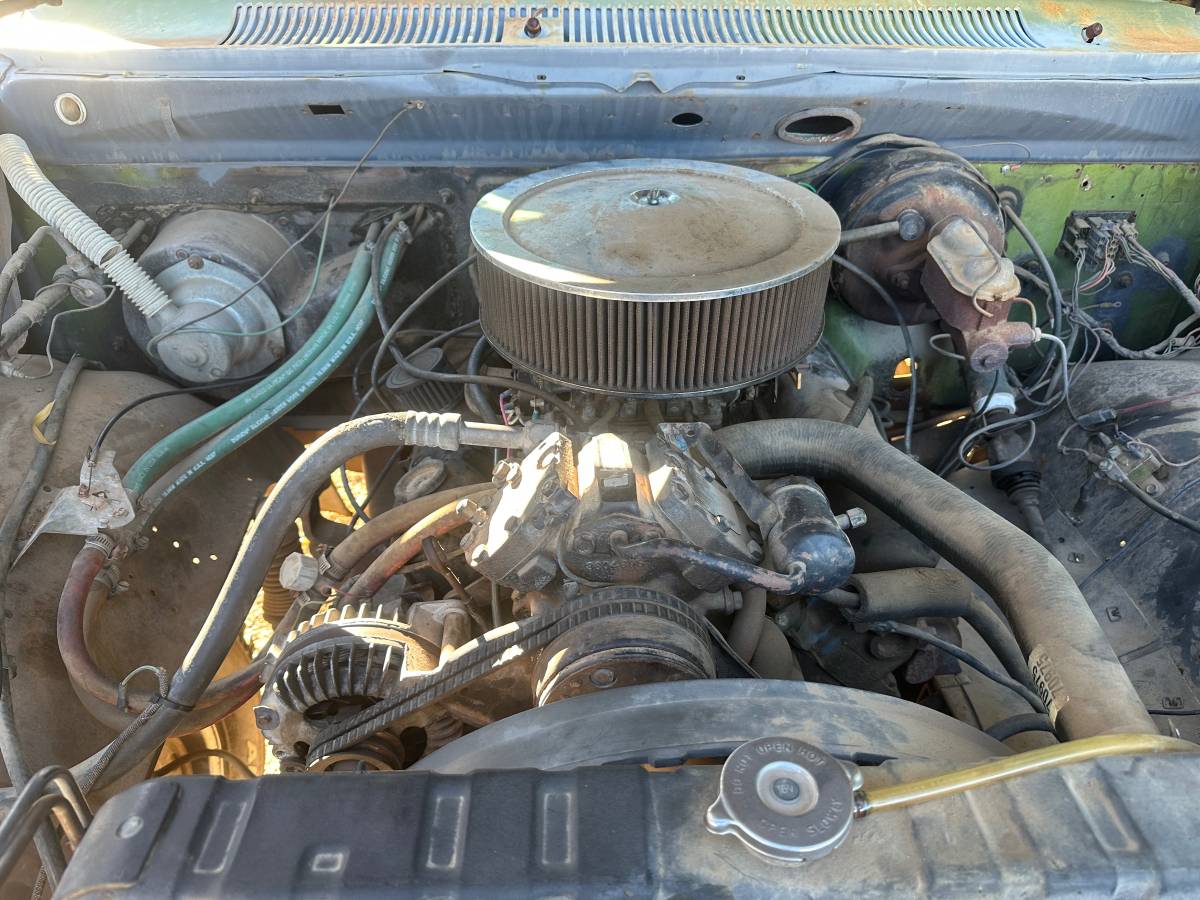 Dodge-adventure-sports-4-x-4-1973-green-2