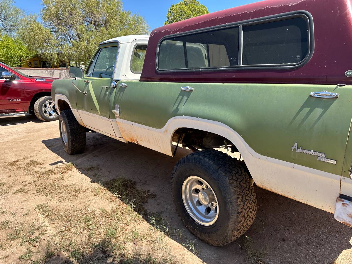 Dodge-adventure-sports-4-x-4-1973-green-4