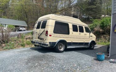 Dodge-b-250-1989-custom-1