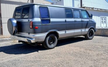 Dodge-b200-1979-blue