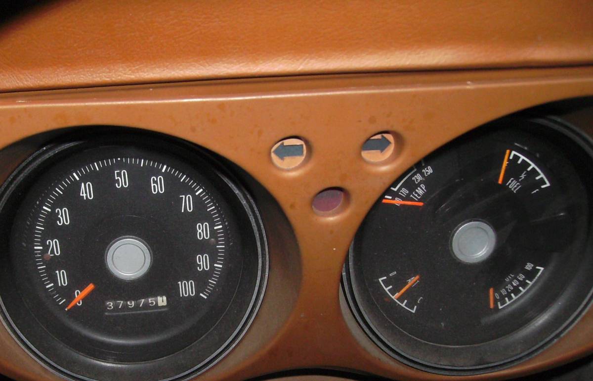 Dodge-b200-royal-sportsman-maxiwagon-1977-3