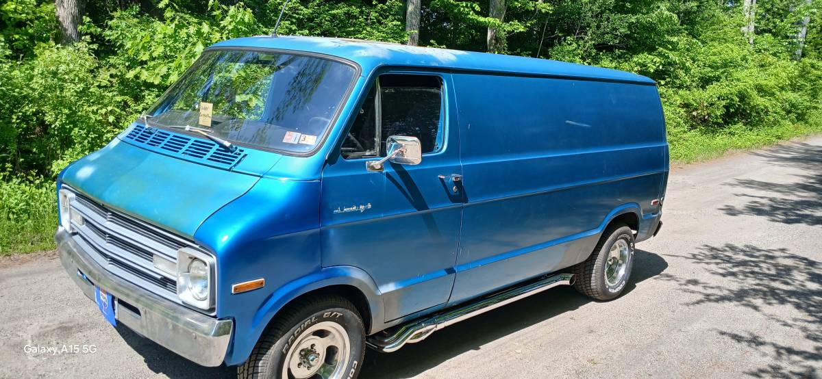 Dodge-b200-van-1987-blue-1
