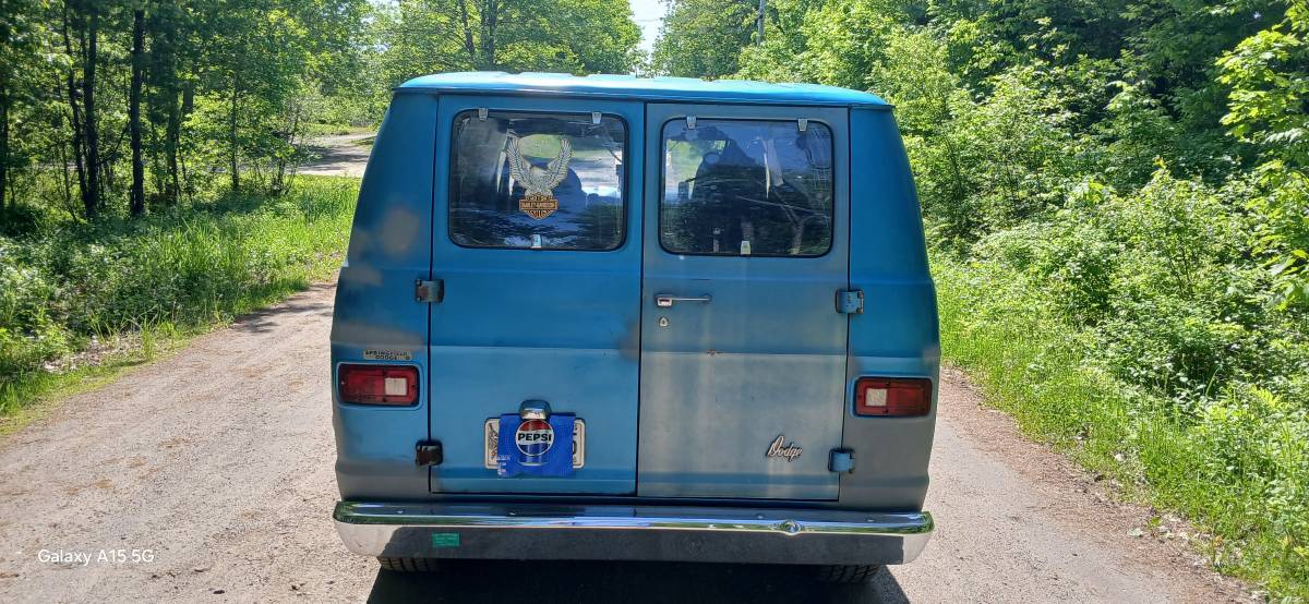 Dodge-b200-van-1987-blue-3