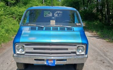 Dodge-b200-van-1987-blue