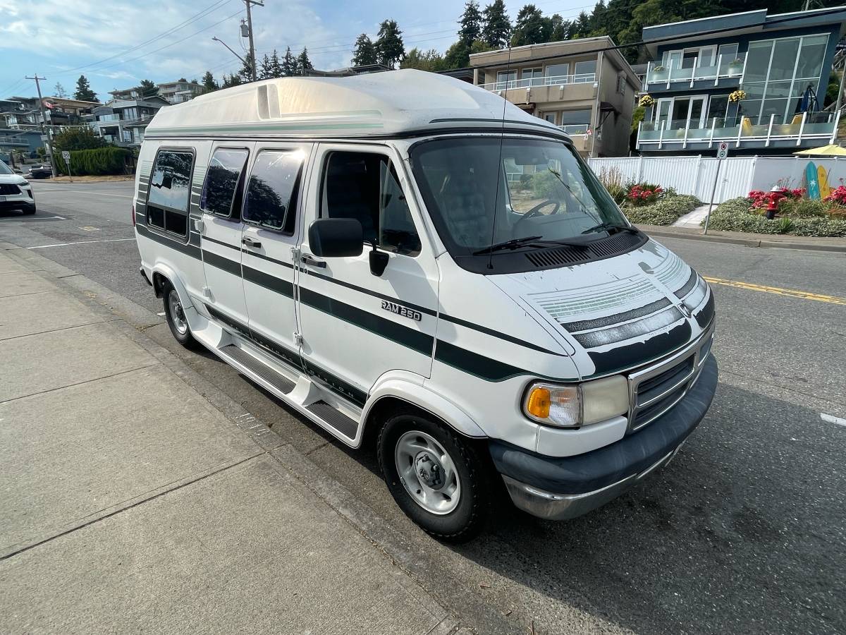 Dodge-b250-1994-white-14