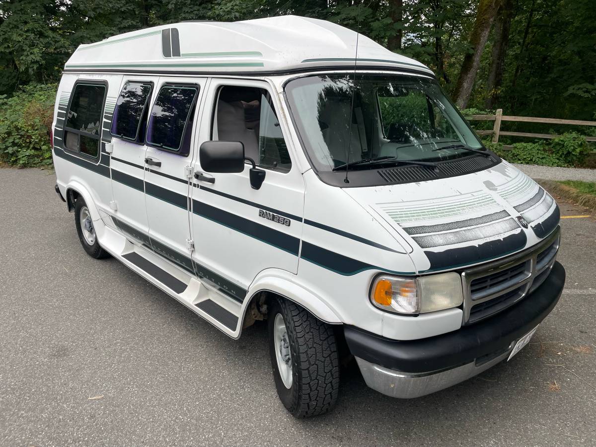 Dodge-b250-1994-white-4