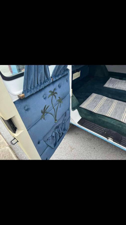 Dodge-b250-ban-1994-blue-1
