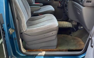 Dodge-caravan-se-rampvan-from-ims-1994-blue-1