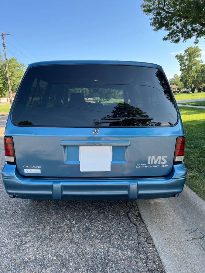 Dodge-caravan-se-rampvan-from-ims-1994-blue-19