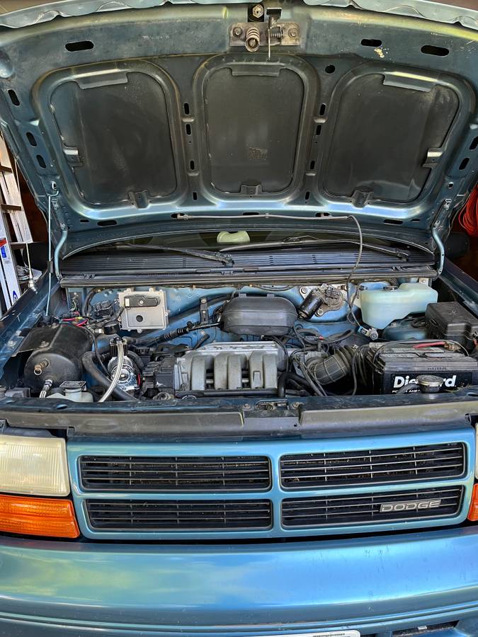 Dodge-caravan-se-rampvan-from-ims-1994-blue-22