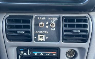Dodge-caravan-se-rampvan-from-ims-1994-blue-4