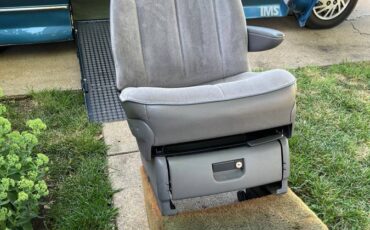 Dodge-caravan-se-rampvan-from-ims-1994-blue-9