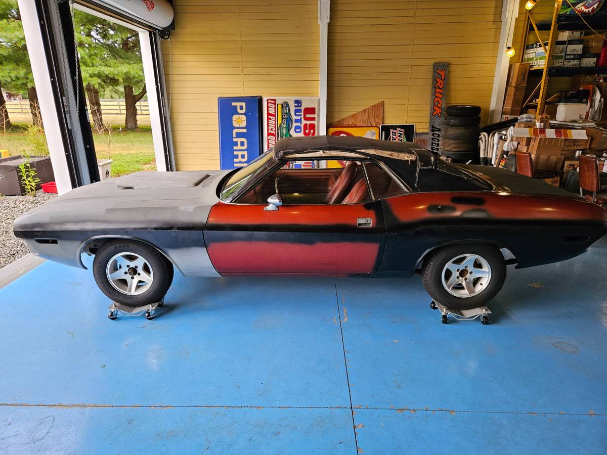 Dodge-challenger-1970-custom-1