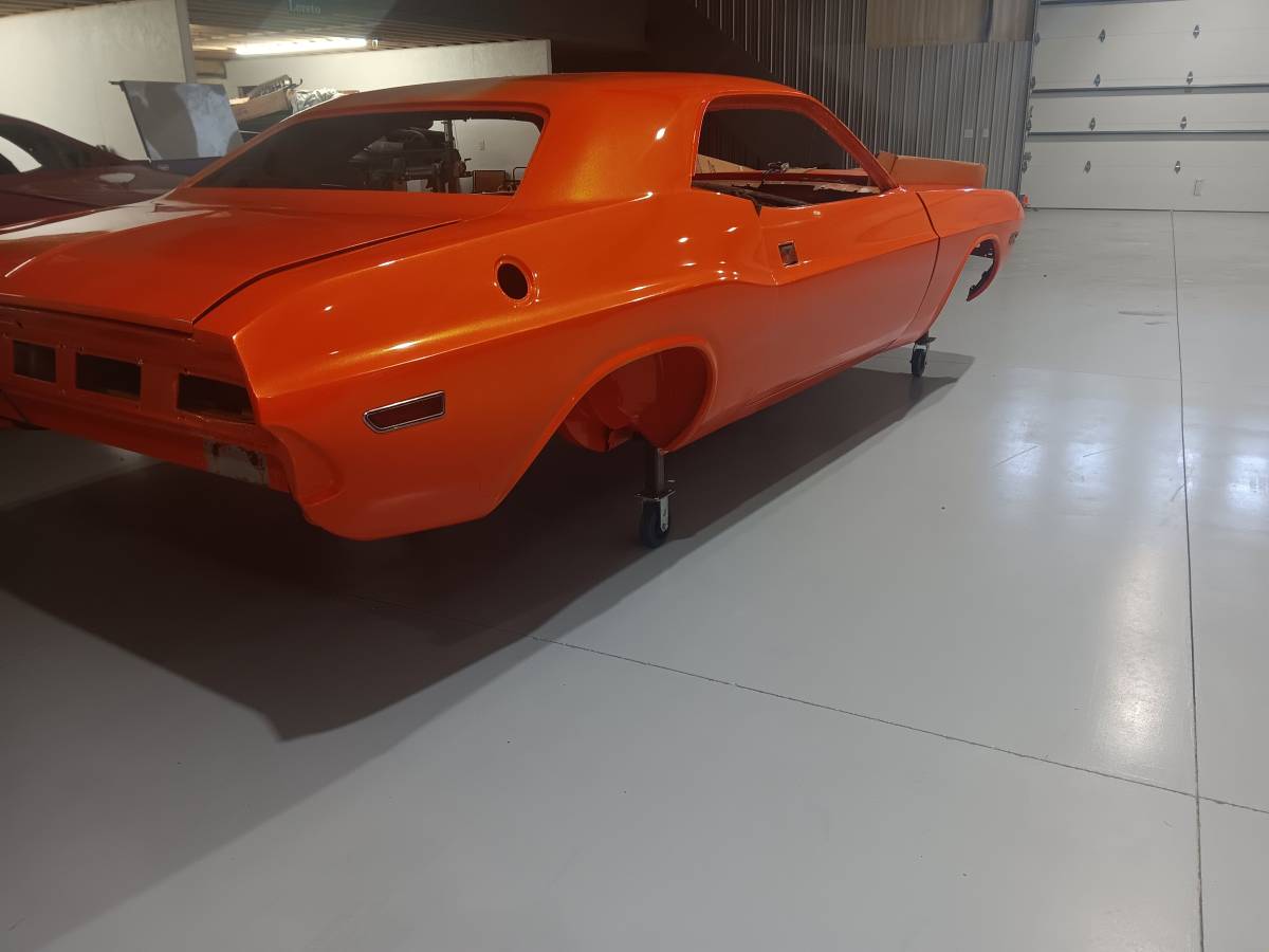 Dodge-challenger-1970-orange