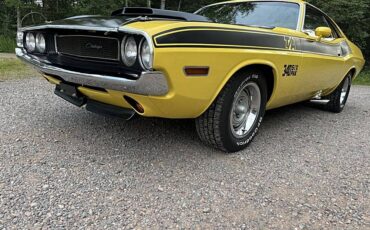 Dodge-challenger-1970-yellow-1
