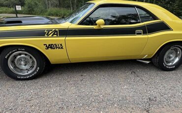 Dodge-challenger-1970-yellow-11
