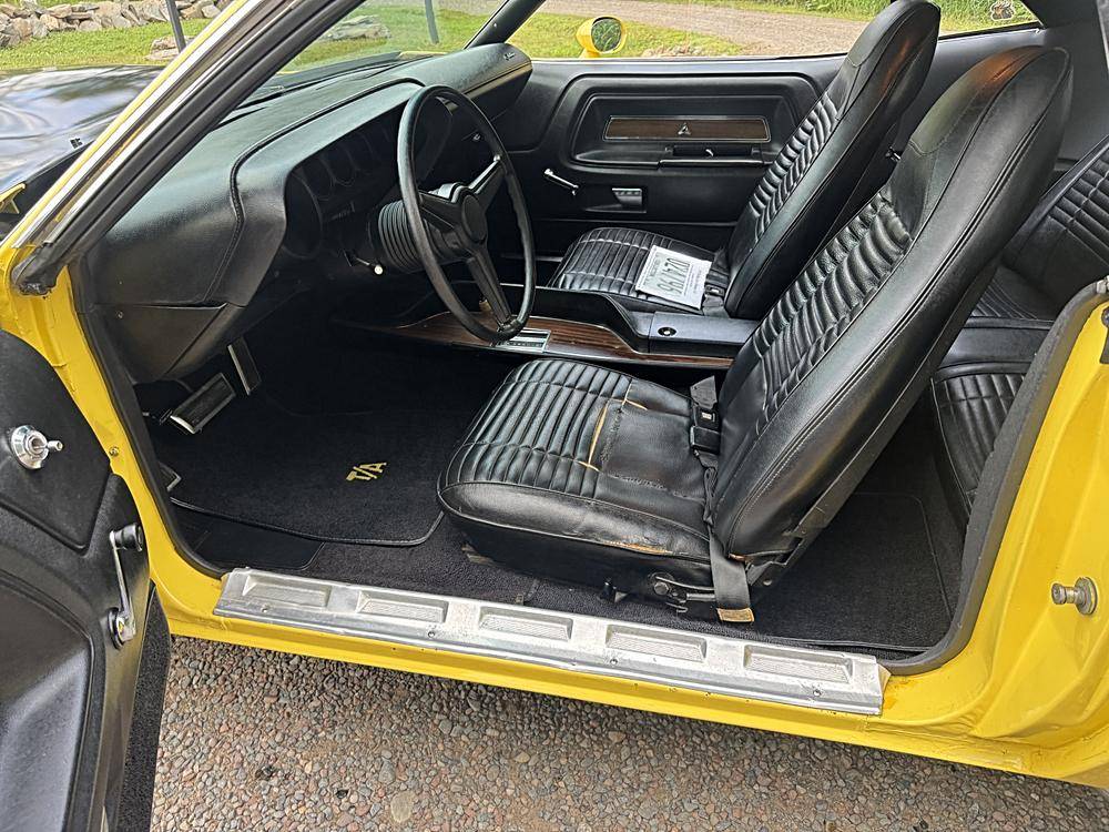 Dodge-challenger-1970-yellow-18