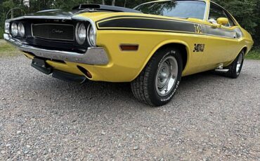 Dodge-challenger-1970-yellow-2