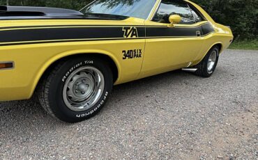 Dodge-challenger-1970-yellow-5