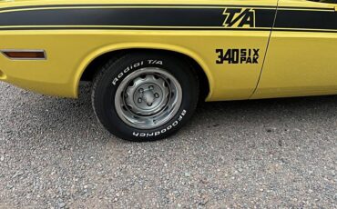 Dodge-challenger-1970-yellow-7