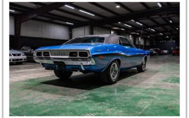 Dodge-challenger-1972-blue-16