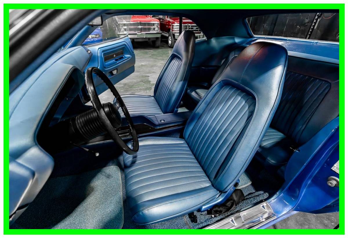Dodge-challenger-1972-blue-25