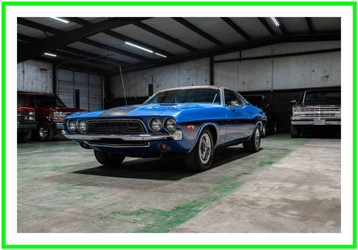 Dodge-challenger-1972-blue-27